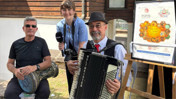 Balıkesir’de Müze Bahçesinde İlginç Anlar: Akordiyon Ve Darbuka Sesleri Kuva-yı Milliye Müzesi’nde Yankılandı