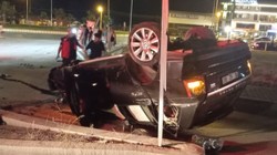 Edremit'teki Akıllı Kavşakta Araç Takla Attı: 2 Yaralı