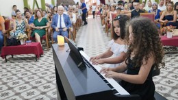 Burhaniye’de Sahne Işıkları Bu Kez Gençler İçin Yandı!