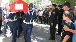 Vali Ustaoğlu, Jandarma Astsubay Özkan’ın Cenazesine Katıldı