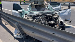 Otoyolda Bariyere çarpan otomobildeki 4 kişi yaralandı