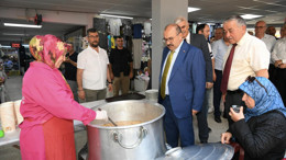 Hasanbaba Çarşısında Geleneksel Aşure Hayrı