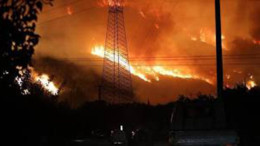 Bursa'da Gürsu ve Kestel arasındaki ormanlık alanda çıkan yangına müdahale ediliyor