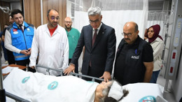 Sağlık Bakanı Memişoğlu ve Vali Ustaoğlu Depremzedeleri Ziyaret Etti