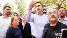 Murat Kurum Sındırgı'da depremde hasar gören köyleri ziyaret etti