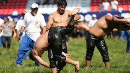 Balıkesir’de 65. Kurtdereli Yağlı Güreşleri Başladı