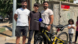 Bulduğu altınları sahibine teslim etmişti, söz verilen bisikletine kavuştu