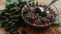 Balıkesir Usulü Ev Yapımı Karadut Reçeli