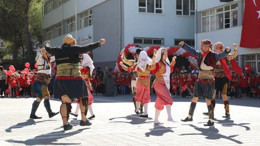 Edremit’te İlköğretim Haftası Coşkuyla Kutlandı