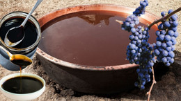 Sındırgı’nın Üzümünden Kazan Kazan Pekmez!