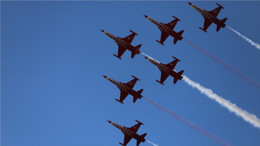 Türk Yıldızları Bandırma Semalarında Uçtu