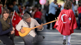 Balıkesir’in Ozanı Fazlı Şenol’dan 29 Ekim’e Özel Türkü