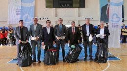 Edremit Okulları Spor Malzemeleriyle Desteklendi