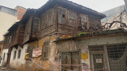 Balıkesir'in Bu Evinde Bir Zamanlar Hayat Vardı, Şimdi Tehlike Var