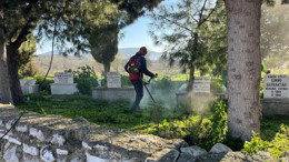 Ayvalık’ta Mezarlıklar Bayrama Hazırlandı