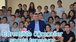 EDREMİT'TE 3695 ÖĞRENCİ SPORLA GELECEĞE KOŞUYOR