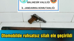 Otomobil bagajında ruhsatsız silah ele geçirildi
