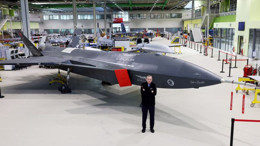 Cumhurbaşkanı Erdoğan Kızılelma’nın önünde fotoğraf çektirdi