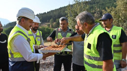 Başkan Yılmaz'dan İşçilere Sürpriz