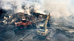 Fabrika Yangınına Balıkesir Desteği