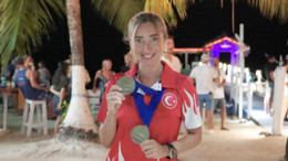Şahika Ercümen'den İki Altın Madalya