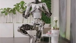 İnsansı Robot Tesla Optimus Yogaya Başladı