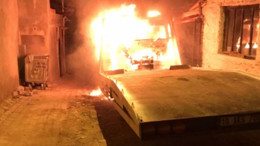 Park Halindeki Çekiciyi Yaktılar!