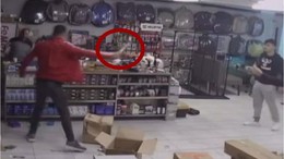 Baba Oğul İş Yerini Bastı Dehşeti Yaşattı