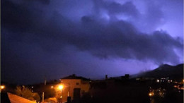 Balıkesir'de Geceyi Şimşekler Aydınlattı