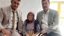 Bigadiç'in 100 Yaşındaki İki Çınarı