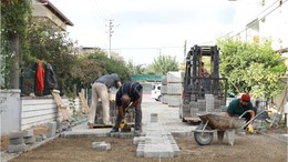 Burhaniye'de 7 Ayrı Noktada Üst Yapı Hizmeti