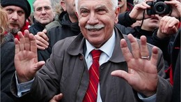 Doğu Perinçek Balıkesir'de