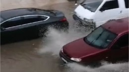 Şiddetli Yağış Balıkesir'i Göle Çevirdi
