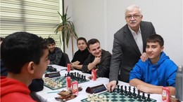 Başkan Deveciler'in Hamlesi İle Satranç Turnuvası Başladı