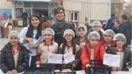 Edremit'te Öğrenciler Tezgah Başında Geçti