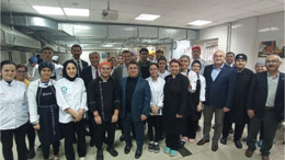 Rektör Oğurlu Öğrencilerle Birlikte Mutfakta