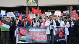 Gazze için hekimlerden sessiz yürüyüş