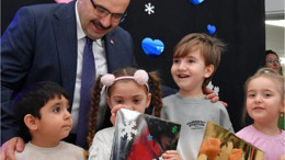 Vali Ustaoğlu'ndan Öğrencilere Öğüt