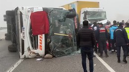Yolcu Otobüsü Devrildi 4 Ölü 36 Yaralı