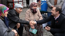 Sındırgı Ahmet Akın’ı Bağrına Bastı