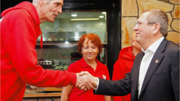 Ayvalıkgücü Belediyespor Basketbol Takımına Coşkulu Karşılama