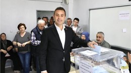 CHP'li Ahmet Akın Oyunu Kullandı
