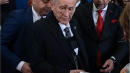 Devlet Bahçeli'nin Yüzüne Ne Oldu?