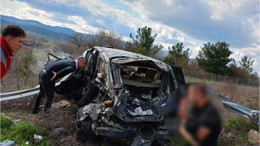 Lastiği Patlayan Jeep Kaza Yaptı! 3 Kişi Ağır Şekilde Yaralandı