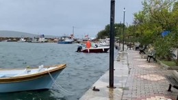 Erdek'te Şiddetli Yağış Adada Tedirginlik Yarattı