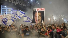 İsrail’de 100 bin kişi Netanyahu ve hükümetini istifaya çağırdı