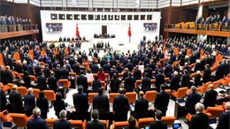 Meclis'te Yeni Vergi Yasası Kabul Edildi