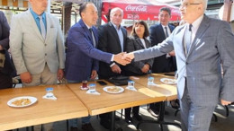 Bayram Sevinci Burhaniye'de Yaşanıyor