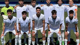 Burhaniye Belediyespor U-18 Takımı, Türkiye Şampiyonasında Dikkat Çekiyor