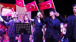 Ayvalık'ta Bu Konser Amfi Tiyatroda Yapıldı